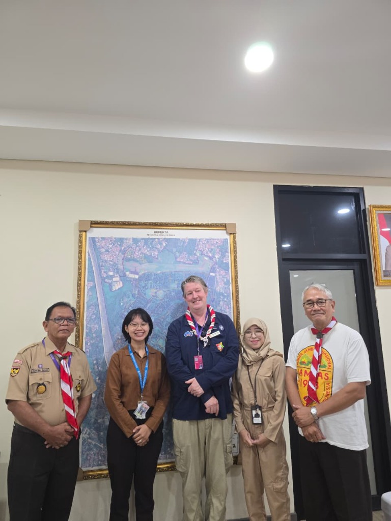 Eka with Lord David Baden-Powell and Scout Kakak at National Jamboree